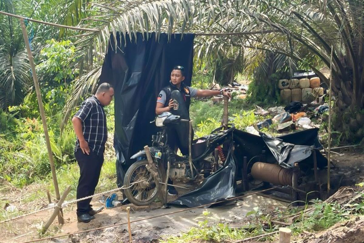 Polisi tangkap empat pelaku penambangan minyak ilegal di Jambi