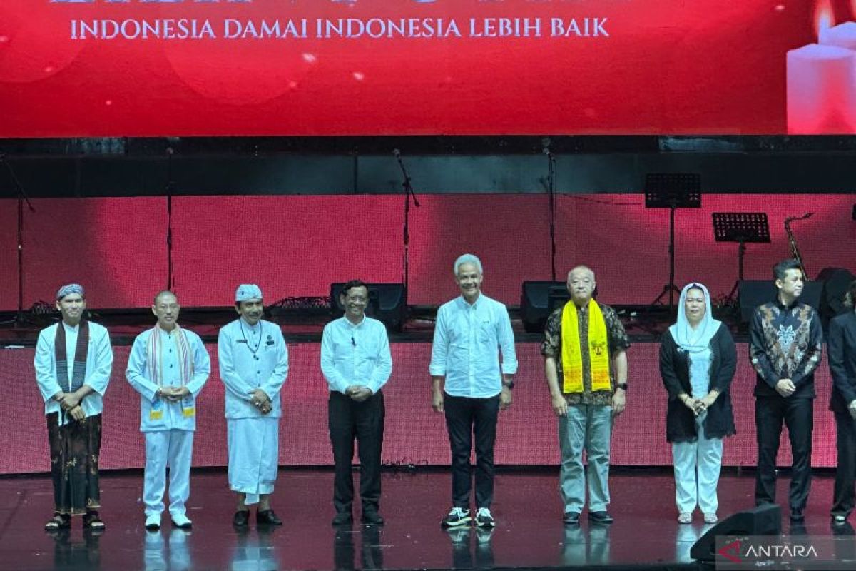 Ganjar tekankan rasa persaudaraan di konser natal dan tahun baru