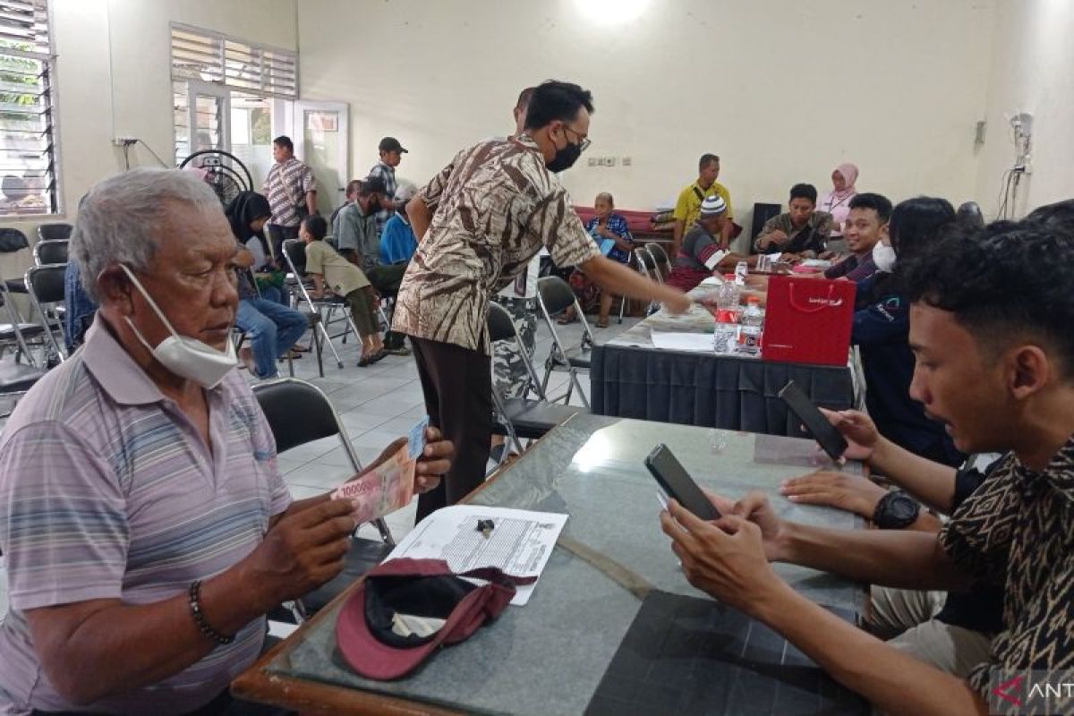 Pemkot Surabaya mulai salurkan BLT pengganti program permakanan