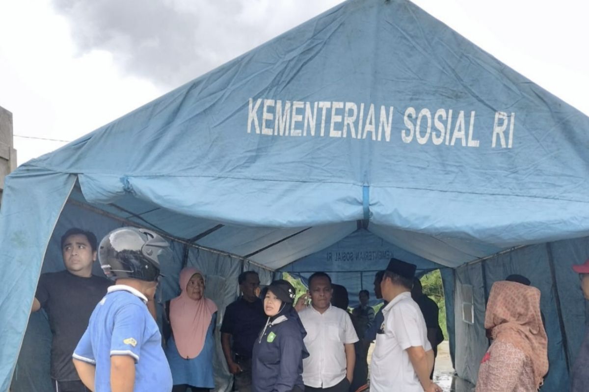 Pekanbaru dirikan empat tenda pengungsian untuk korban banjir