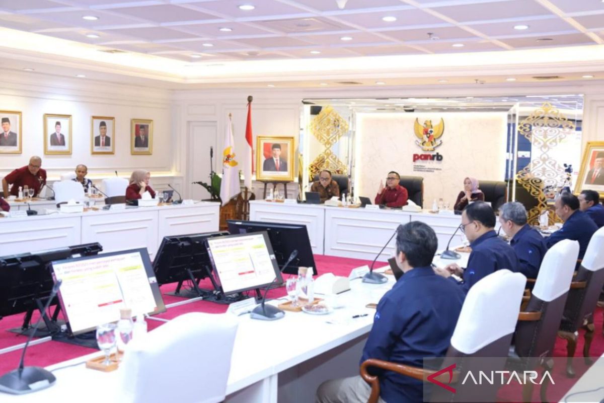 Ministers discuss acceleration of national portal development