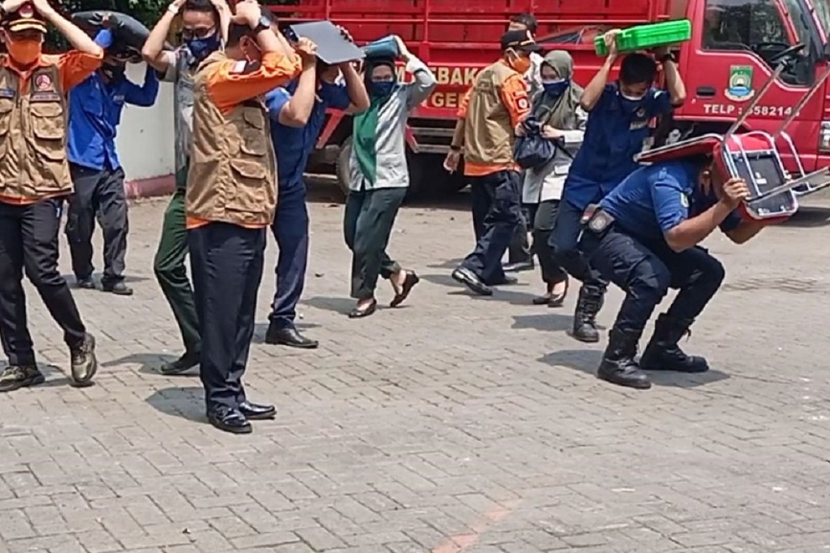 BPBD Kota Tangerang latih simulasi evakuasi bencana gempa bumi