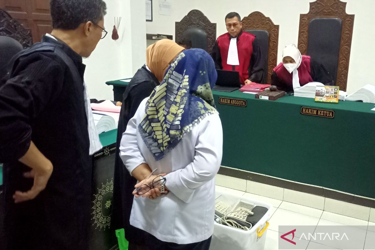 Saksi sidang korupsi Poltekkes Mataram mengungkap ada barang tak berguna