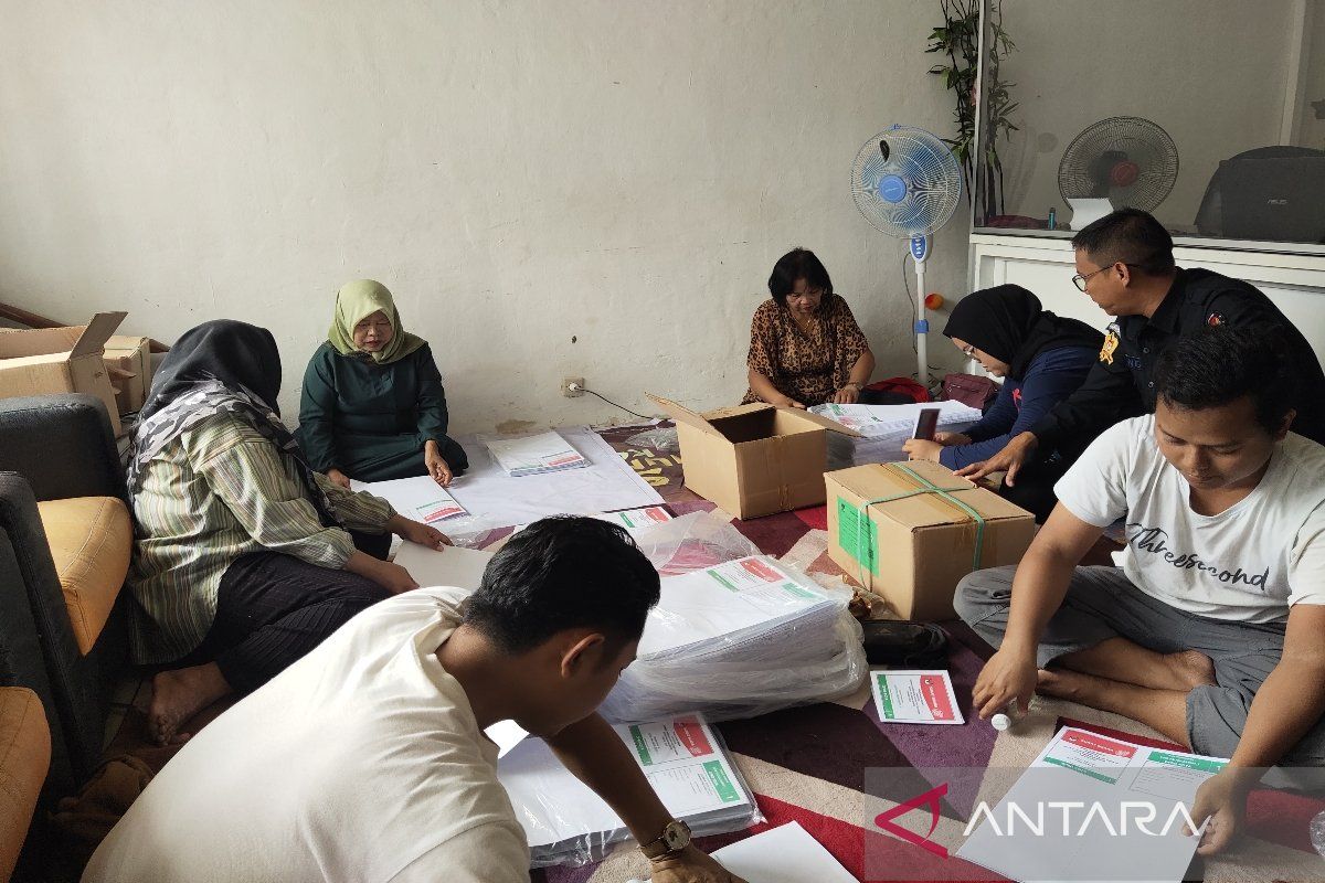 KPU Kalteng: Proses sortir dan lipat surat suara Pemilu capai 3 juta lebih
