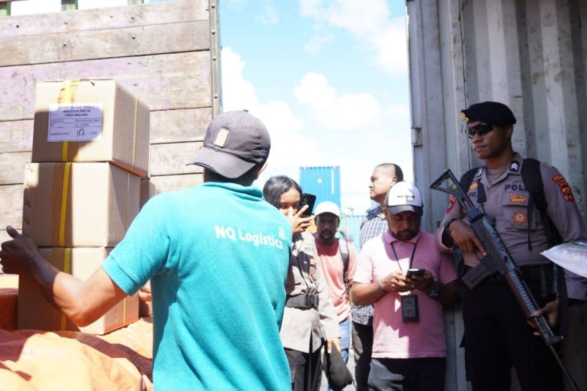 Polda Maluku kawal pergeseran surat suara DPD  ke Seram Bagian Timur