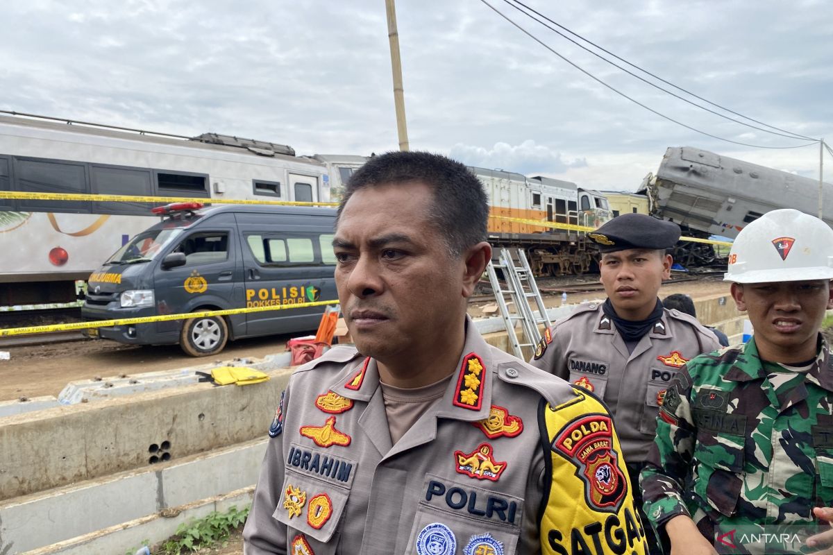 Empat orang meninggal akibat kecelakaan kereta api di  Bandung