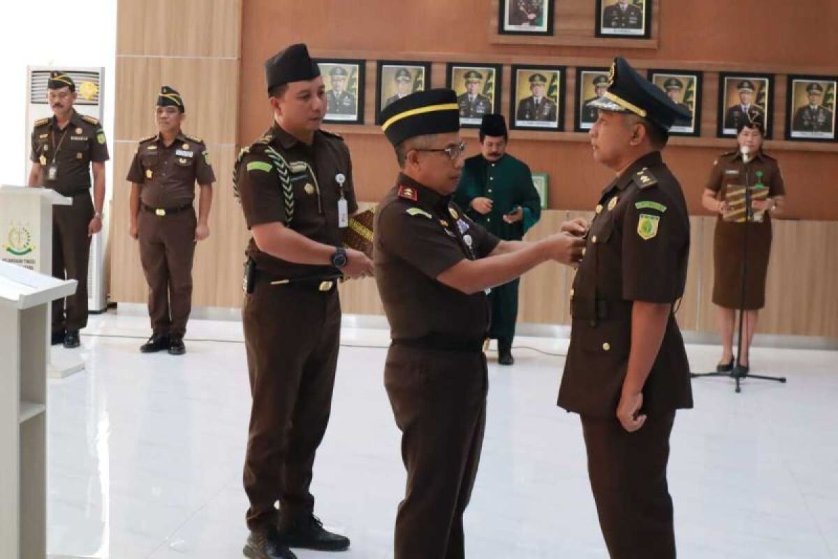 Kajati lantik Asisten Pembinaan Kejati Sulawesi Utara