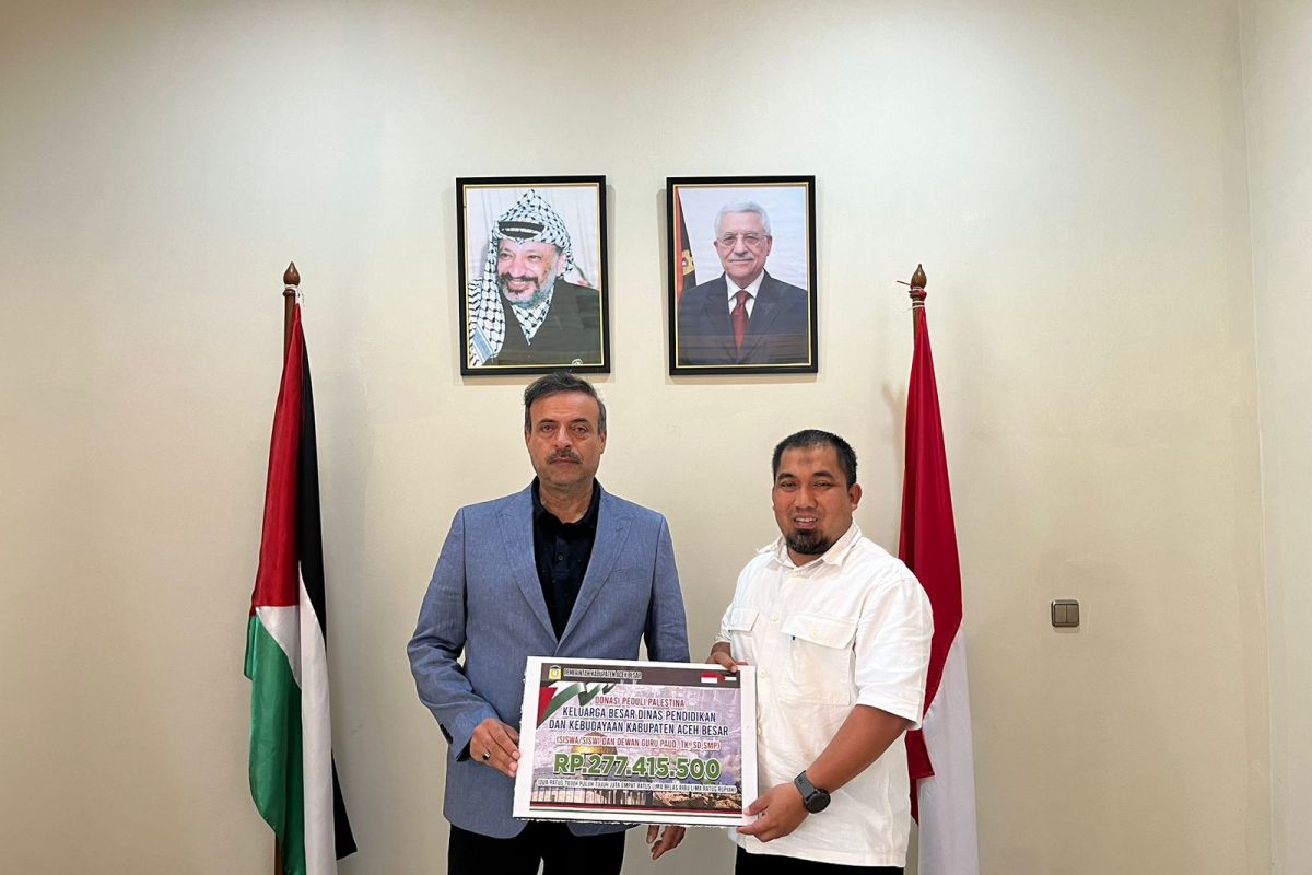 Pj Bupati serahkan donasi Aceh Besar untuk Palestina Rp277 juta