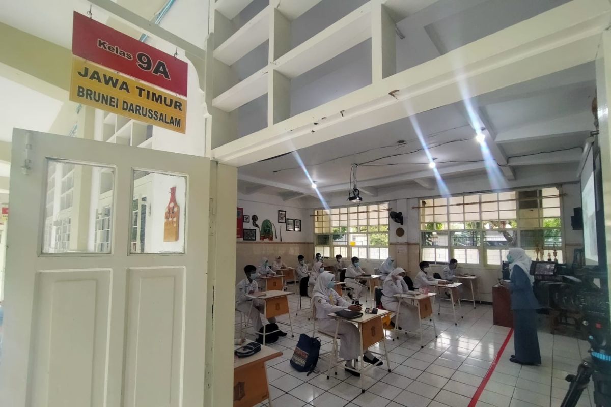 Wali Kota Surabaya larang SD-SMP negeri tambah jumlah kelas