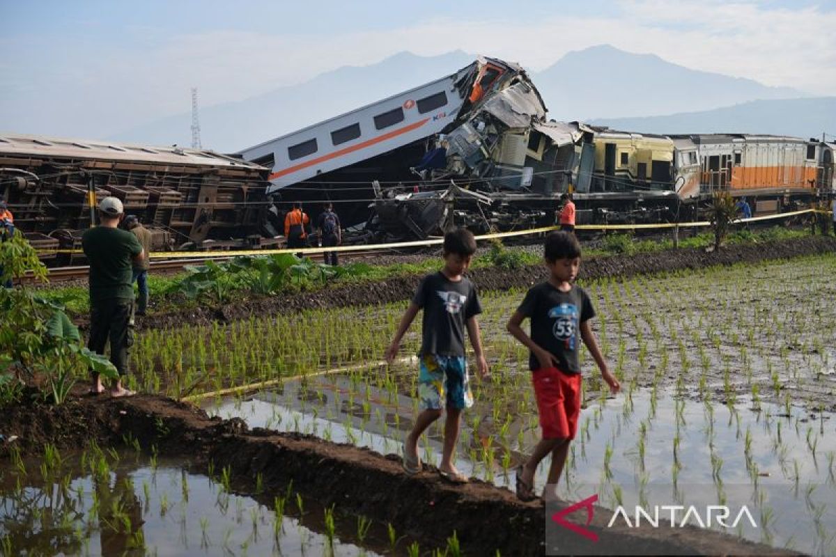 KAI: Satu pramugara meninggal dalam tabrakan kereta di Bandung