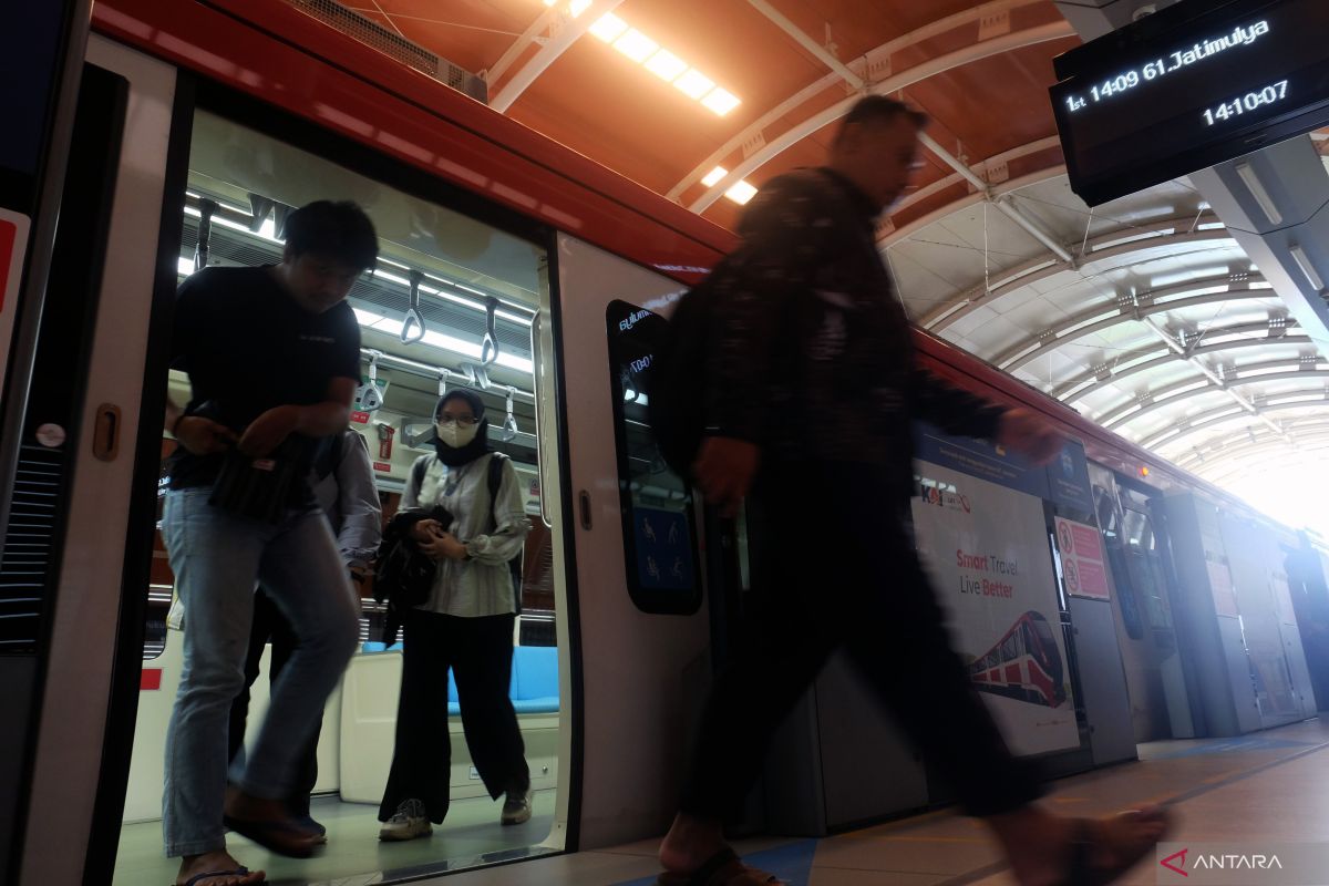 KAI lakukan perbaikan gangguan perjalanan LRT Jabodebek di Stasiun Halim