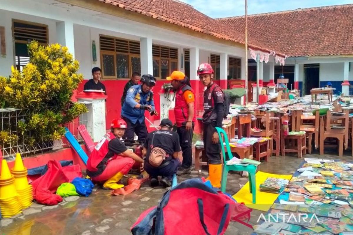 Hujan deras hingga petang, BPBD Cianjur: Waspada banjir susulan