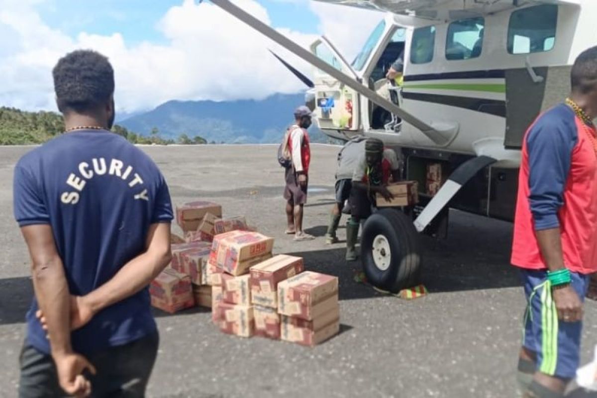 C Papua provides food to people affected by hail-induced drought