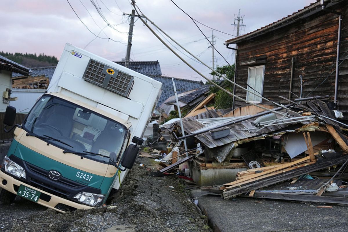 Pascagempa Jepang, 240 orang hilang