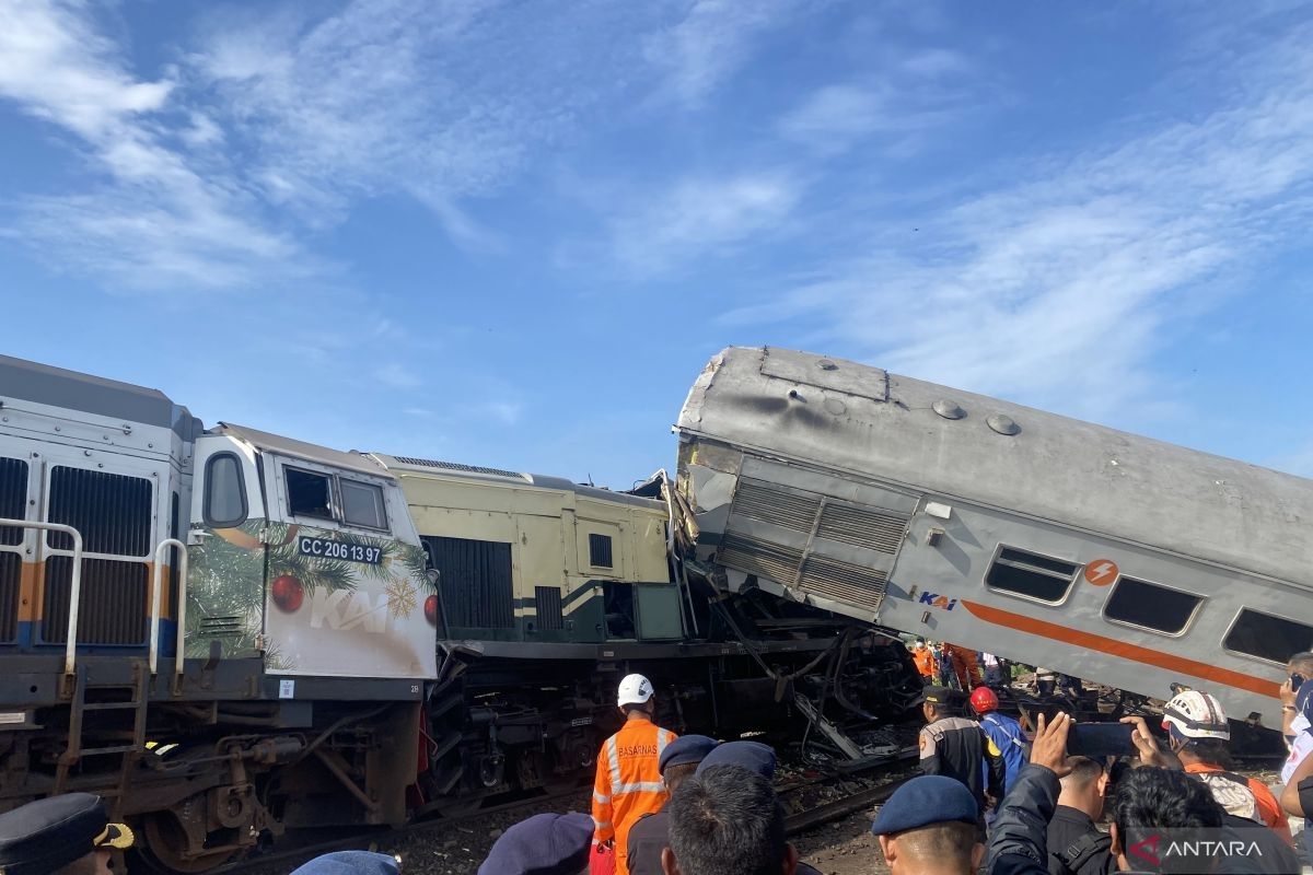 478 penumpang dipastikan selamat dalam tabrakan kereta di Bandung