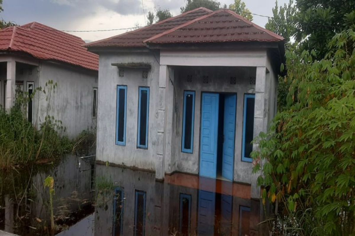 Sepekan rumah terendam, warga di Sampit sesalkan drainase perumahan tidak optimal