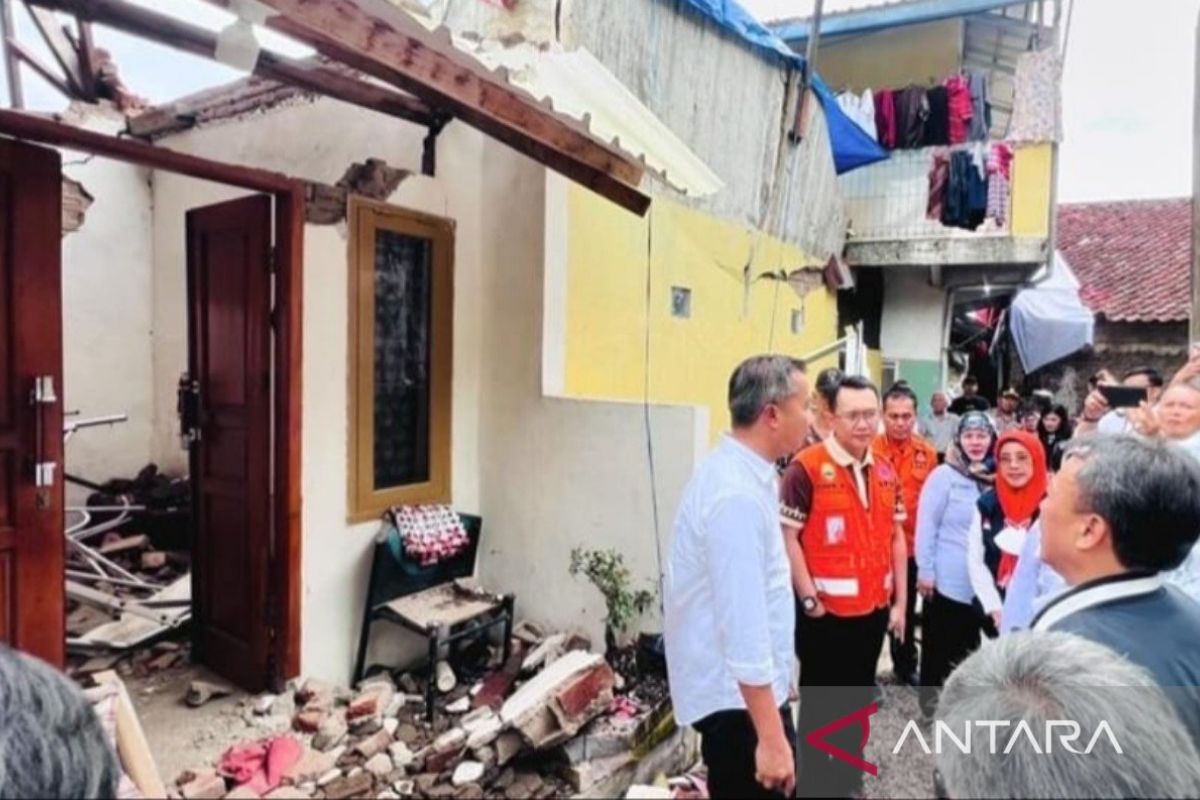 Sumedang earthquake - At least 1,000 damaged houses being verified