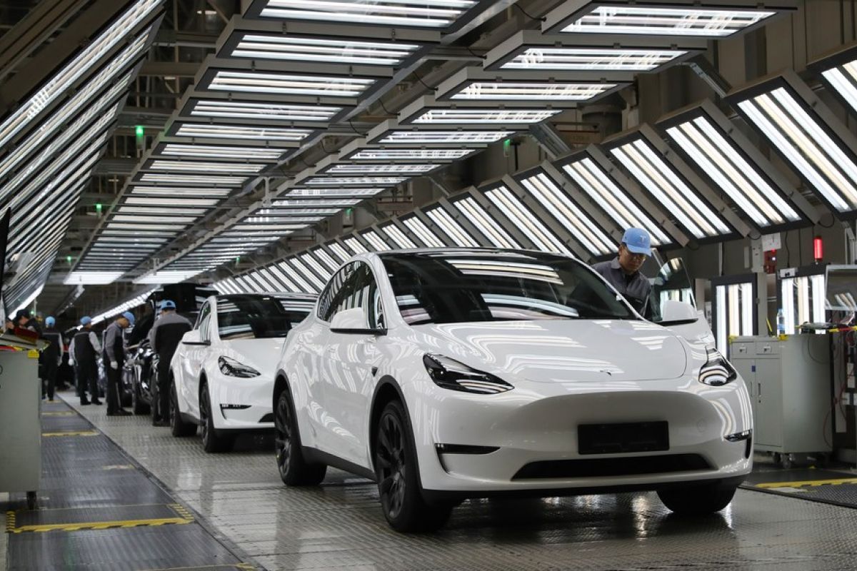 Cacat fitur kemudi, 1,6 juta mobil Tesla ditarik di China