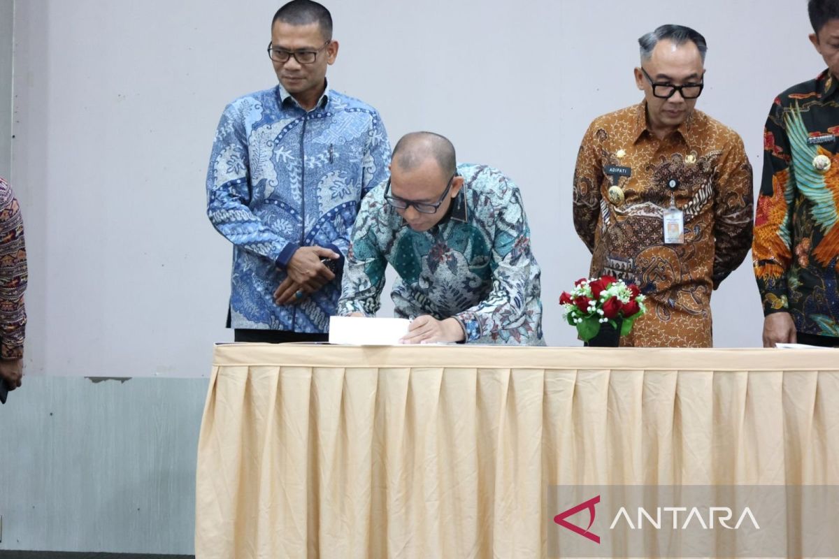 Pemkab OKU dukung pengoperasian Bandara Gatot Subroto Way Kanan Lampung