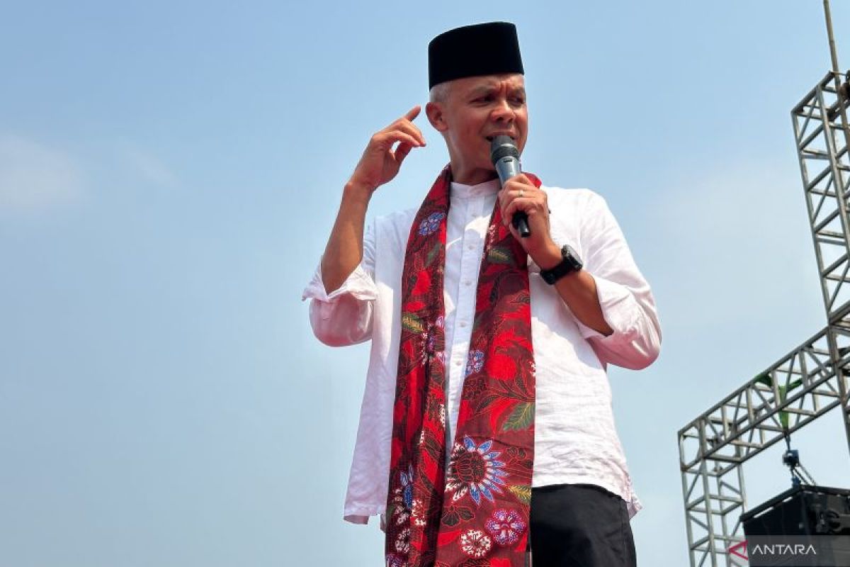 Ganjar respons soal etika politik Jokowi