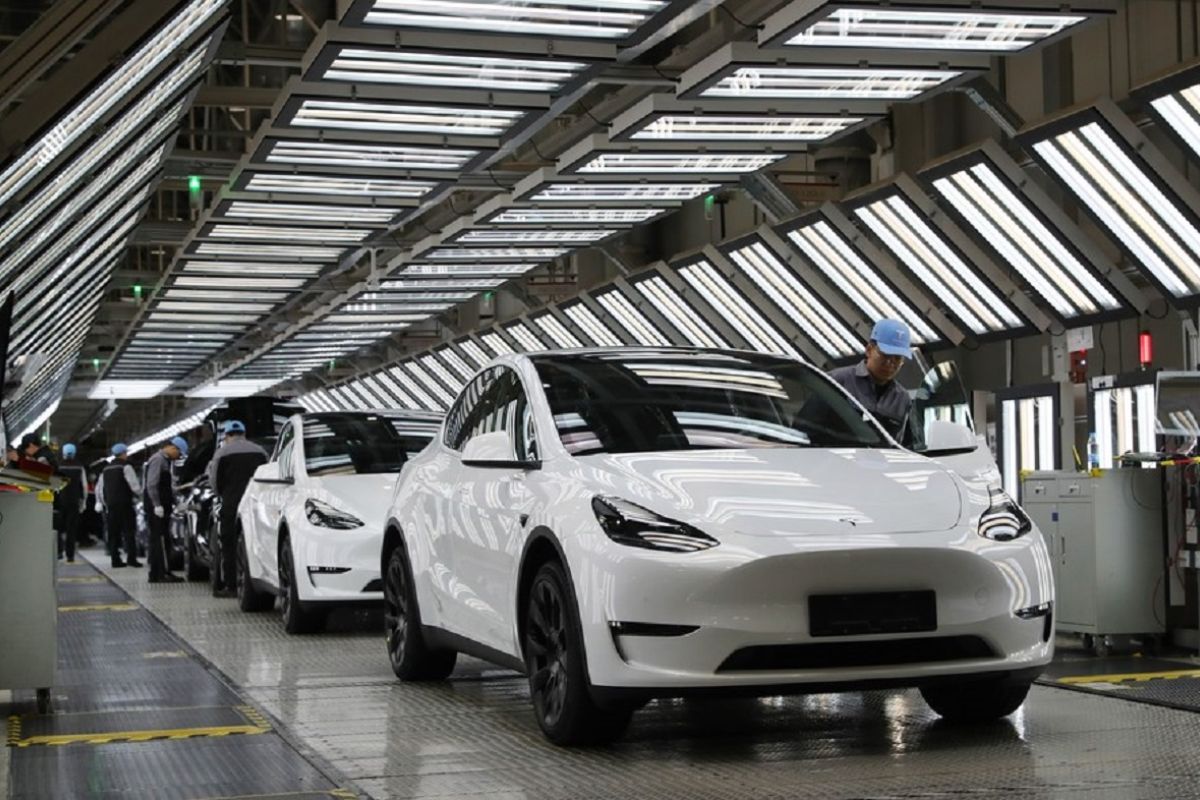 Cacat fitur kemudi, 1,6 juta mobil Tesla ditarik kembali di China