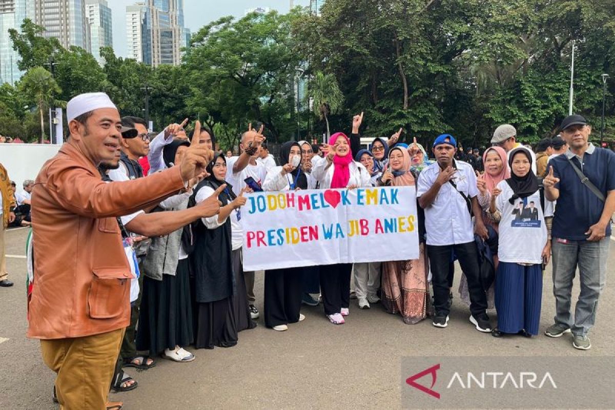 Pendukung AMIN mulai padati Senayan