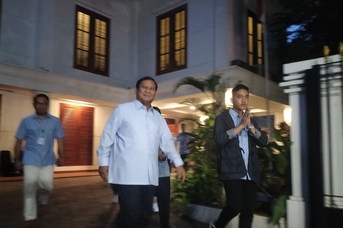 Prabowo-Gibran berangkat dari rumah Kartanegara menuju arena debat