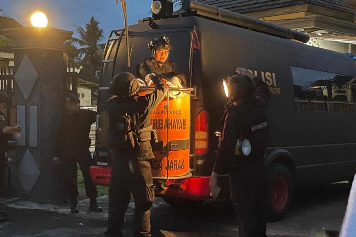Polisi: Granat yang ditemukan warga di Lombok Tengah masih aktif