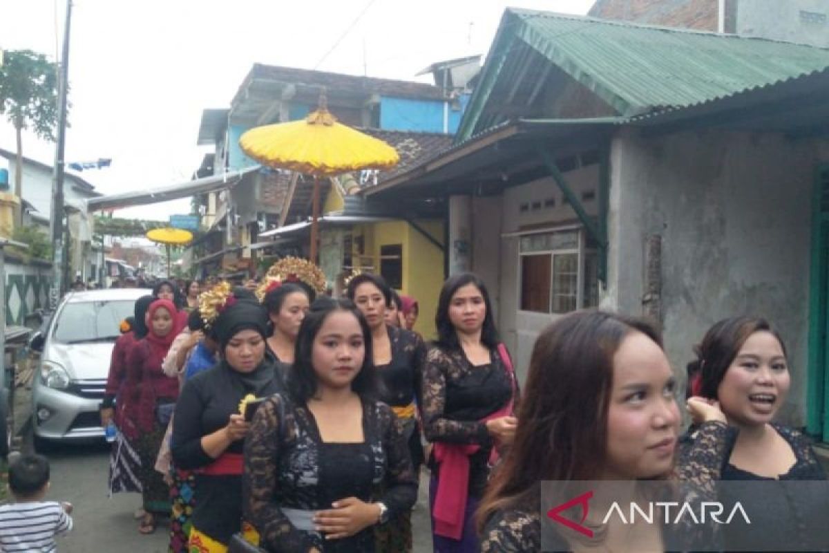 Cemburu lihat mantan pacar nyongkolan, pemuda di Lombok Timur bikin keributan