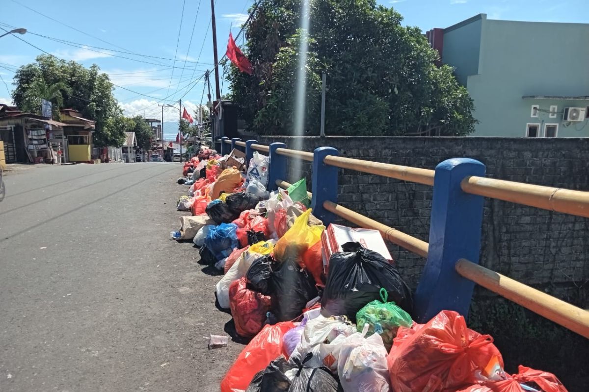 Dukung operasional petugas, Pemkot Ternate minta warga patuhi jadwal buang sampah