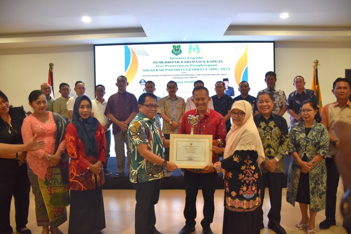 Pemkab Kapuas terima Anugerah Parahita Ekapraya 2023