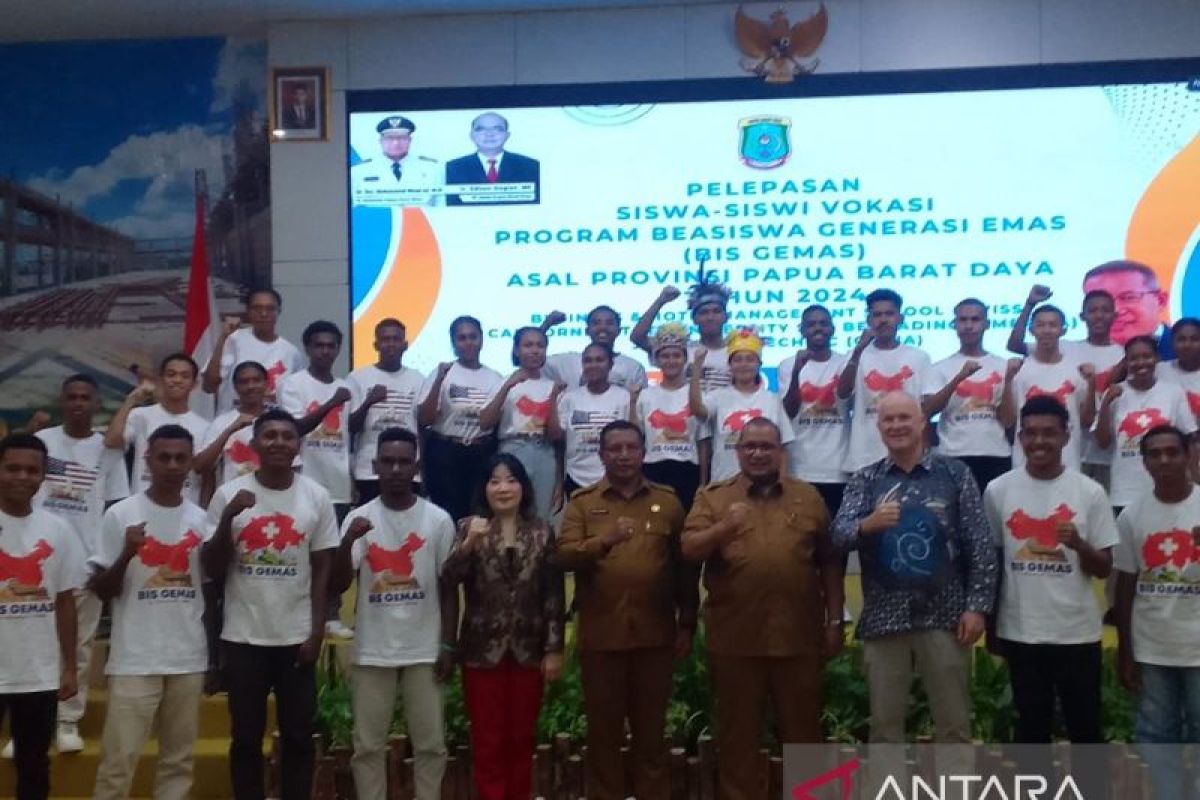 Pj Gubernur Papua Barat Daya lepas 36 peserta pendidikan vokasi