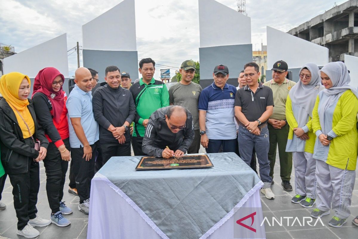 Letnan Dalimunthe resmikan wajah baru Alaman Bolak Padang Nadimpu