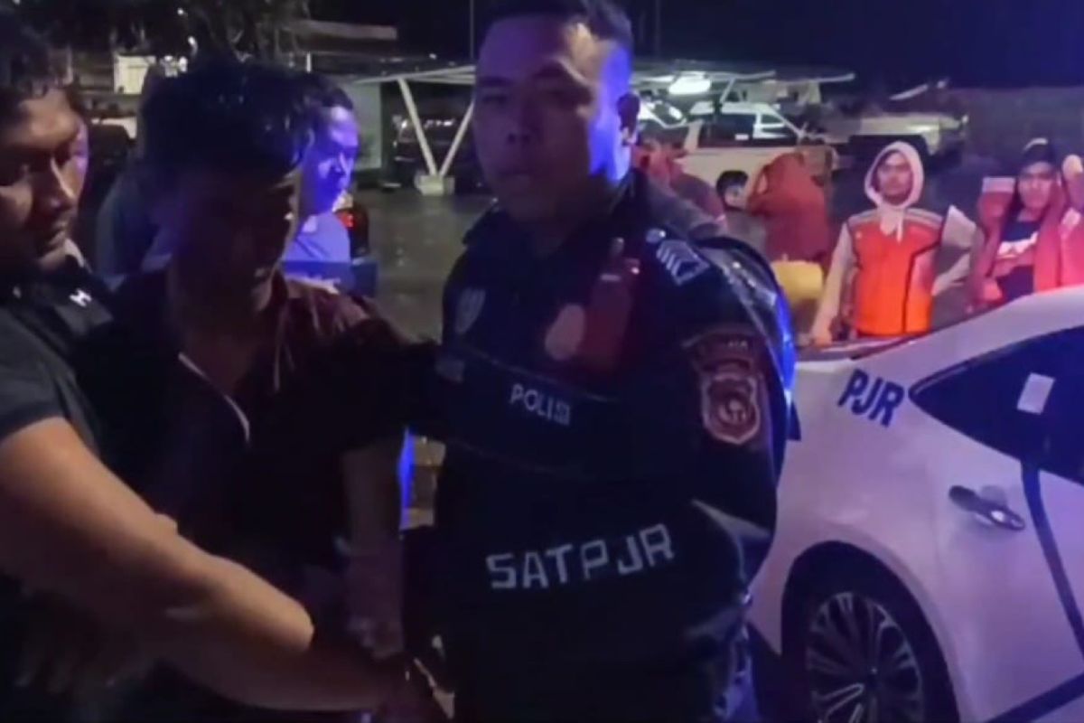 Maling truk tak berkutik saat dihadang polisi di Tol Pekanbaru-Dumai