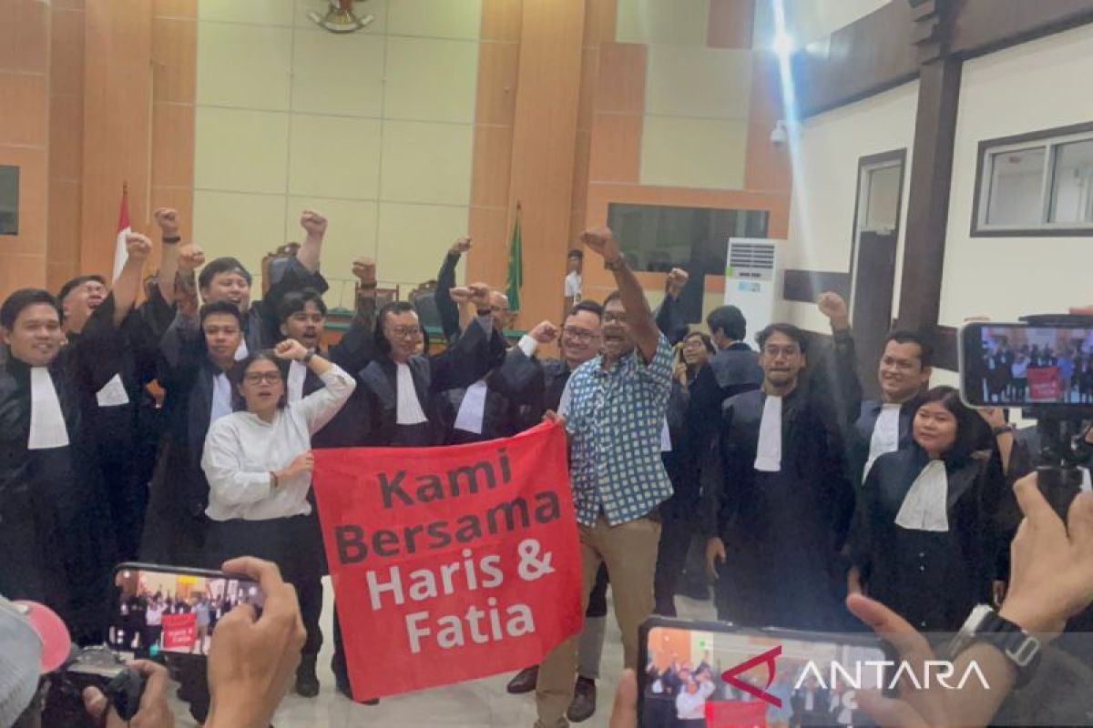 Haris dan Fatia divonis bebas dari kasus pencemaran nama baik Menko Marves Luhut Pandjaitan