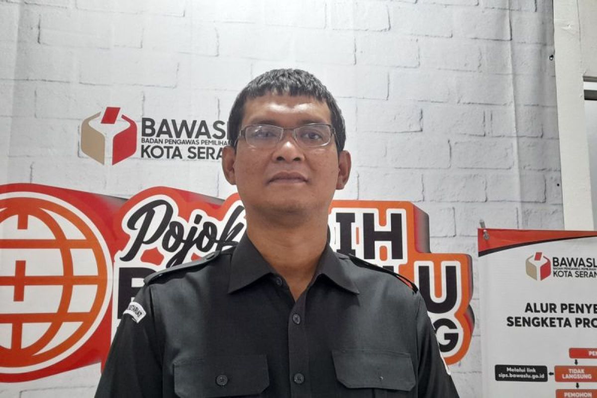 Bawaslu Kota Serang temukan pelanggaran pemasangan baliho capres-cawapres