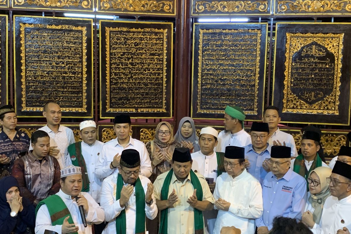 Prabowo kunjungi Al Quran Al-Akbar  di Palembang