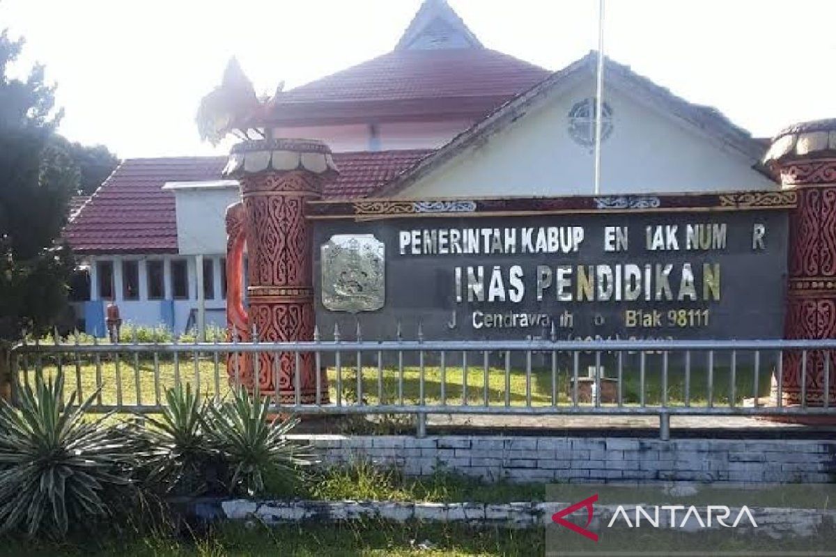 Disdikbud Biak meraih penghargaan Kemendikbudristek