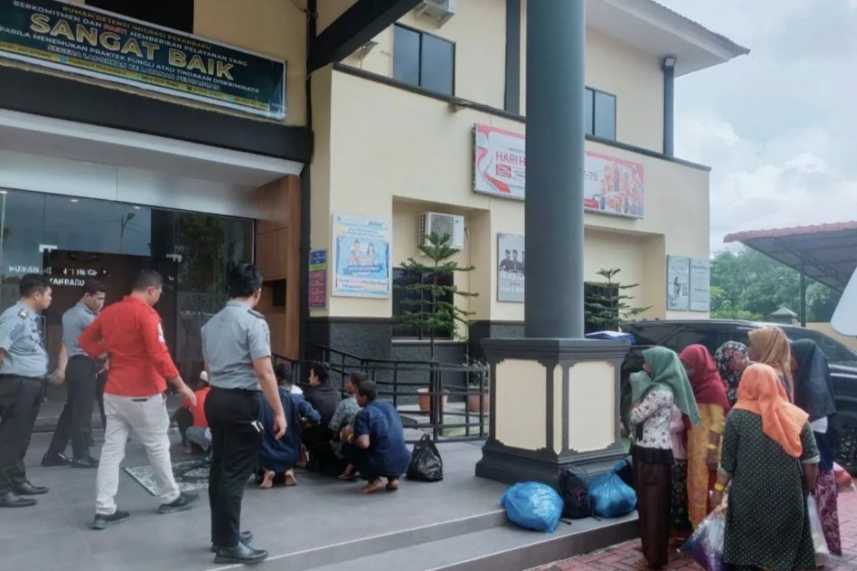 Imigrasi Dumai kirim 17 pengungsi Rohingya ke Pekanbaru