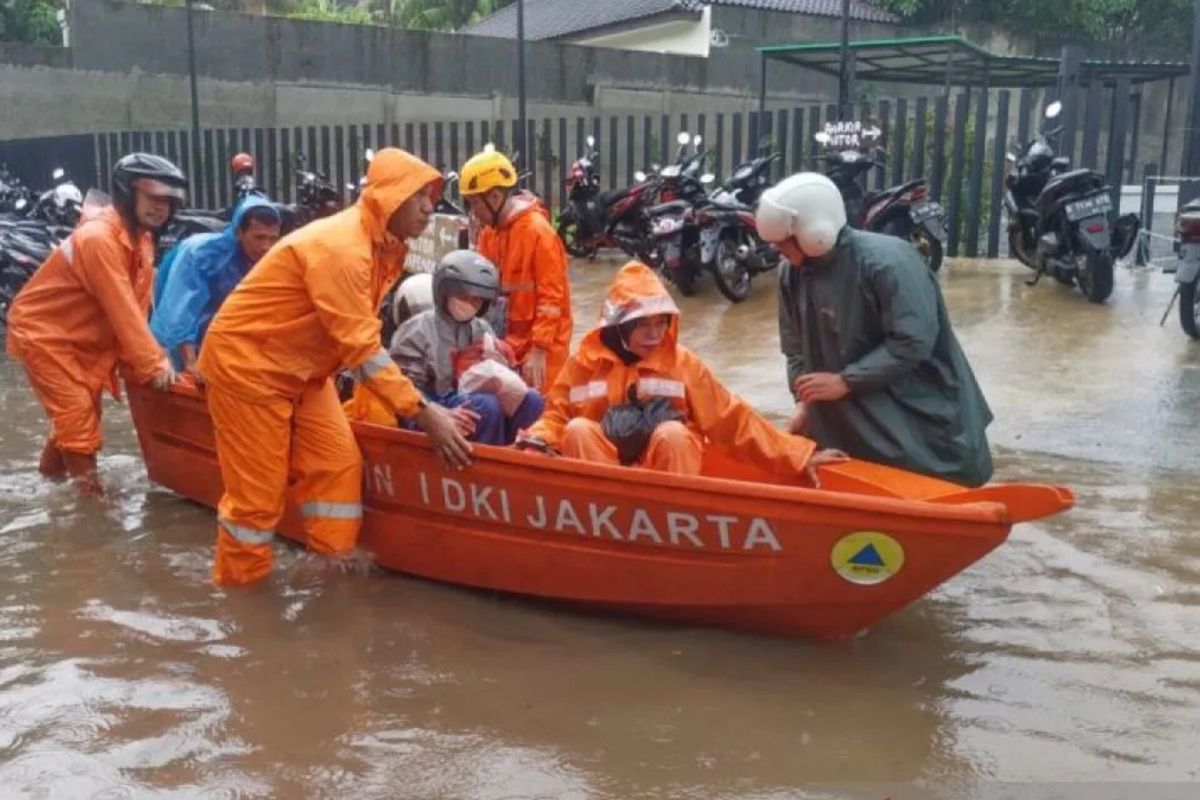 Lima RT dan enam ruas jalan di DKI Jakarta tergenang