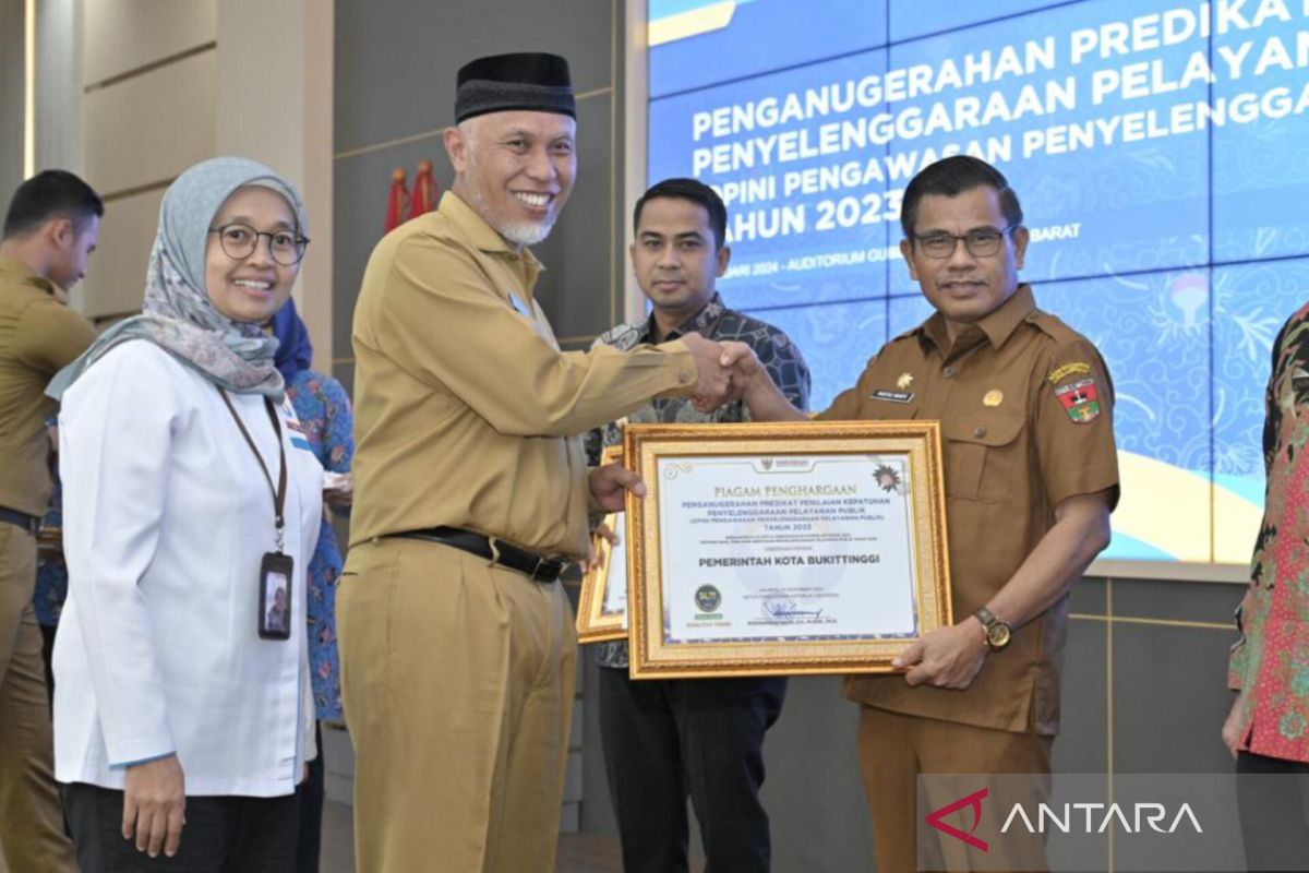 Bukittinggi raih Penghargaan Anugerah Standar Pelayanan Publik Zona Hijau