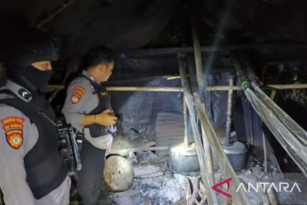 Polisi gerebek pabrik minuman keras  tradisional jenis arak di Wakatobi