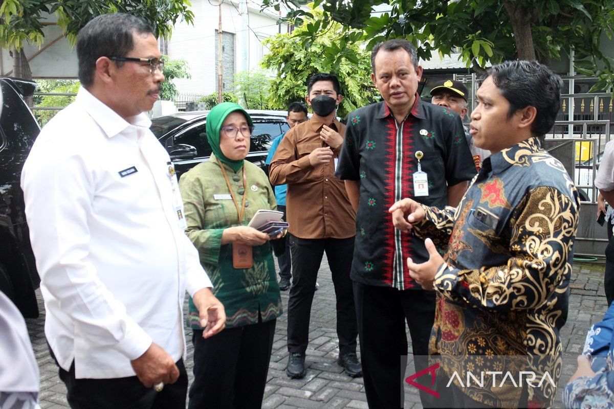 KPU Surakarta segera sortir dan lipat suara  suara Pemilu 2024