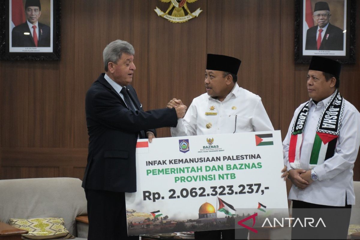 Gubernur serahkan donasi masyarakat NTB Rp2 miliar ke Palestina