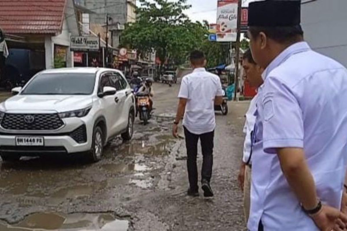 Pemkab Merangin perbaiki jalan rusak di awal 2024