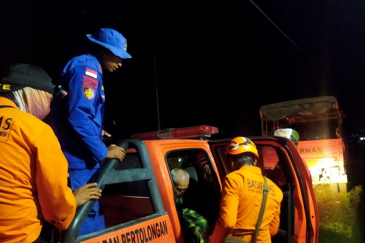 SAR Gabungan evakuasi 11 warga Dulipali usai kenaikan status