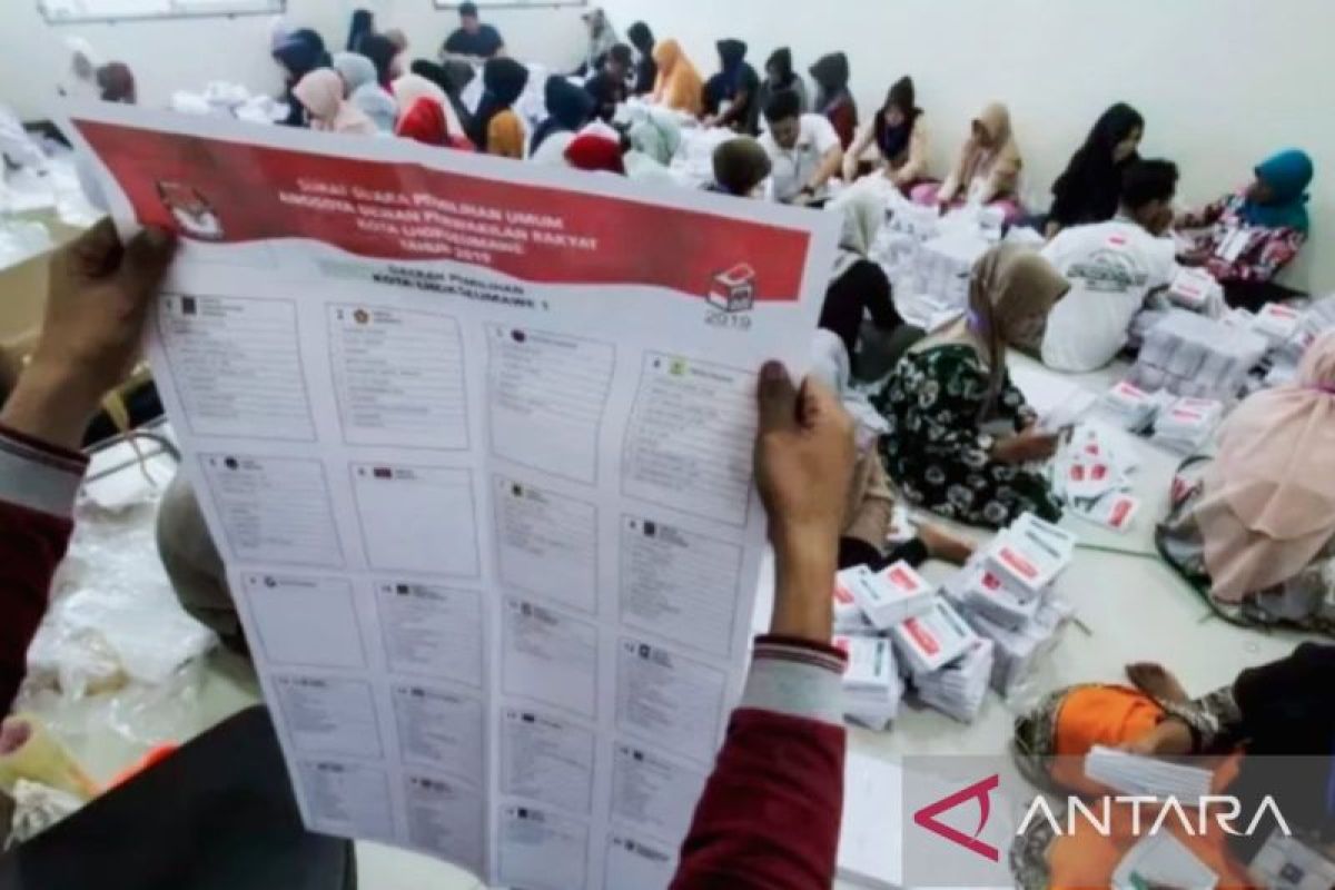 KPU Karawang libatkan 250 petugas sortir surat suara pemilu