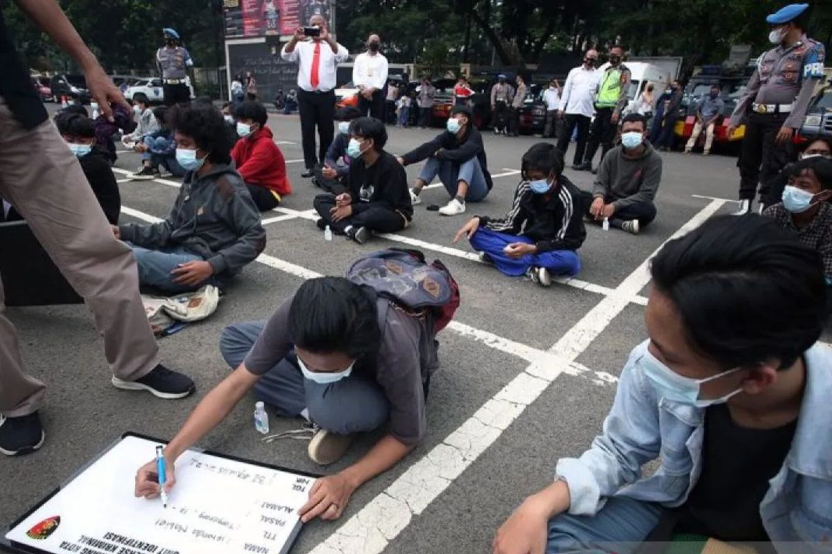 Polisi tangkap 10 remaja hendak tawuran di wilayah Cibodas Banten
