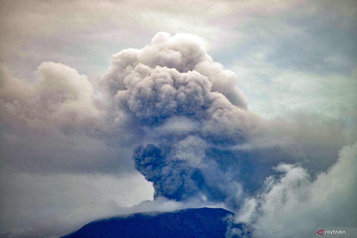 PVMBG: Gunung Marapi Sumatera Barat alami perubahan tipe erupsi warga diimbau waspada
