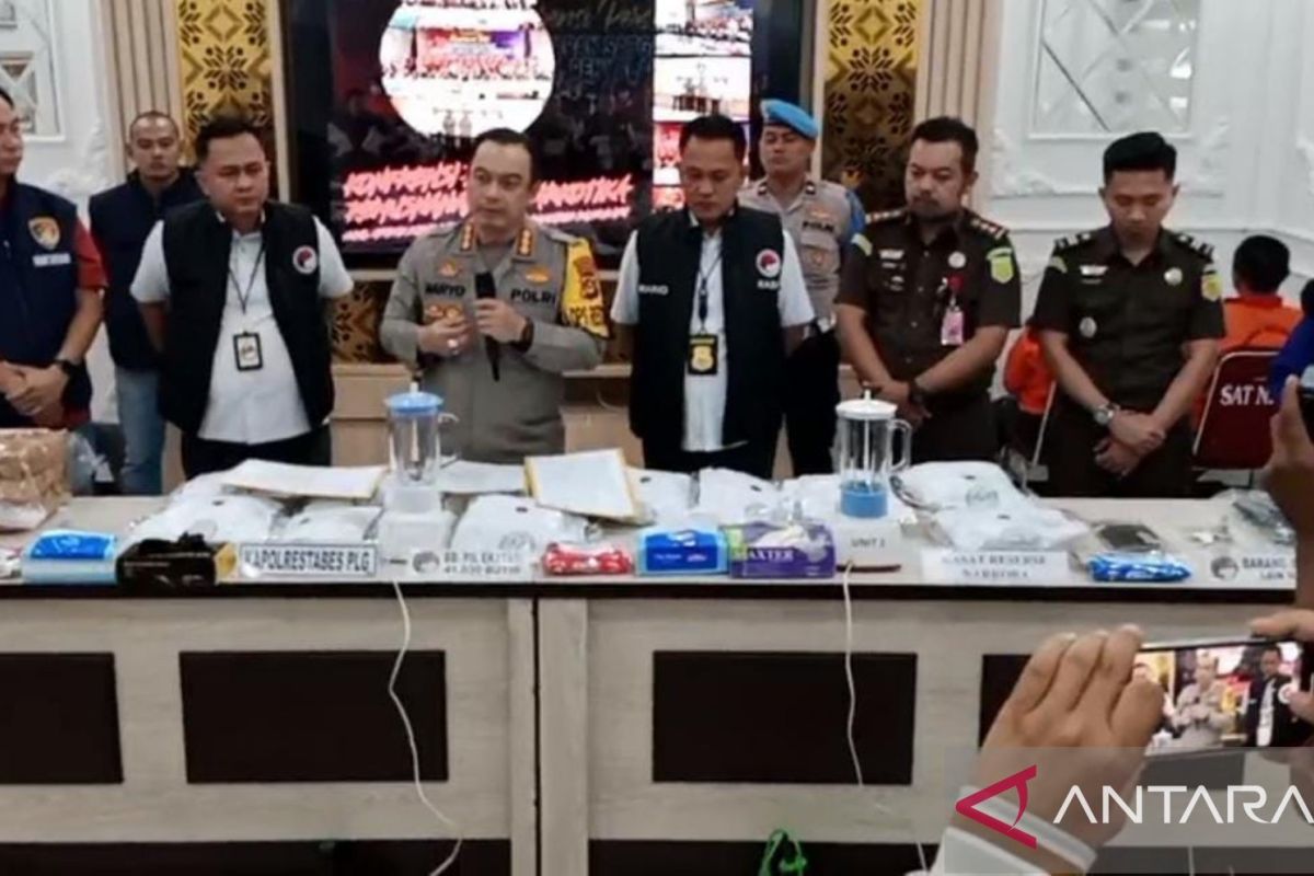 Polisi musnahkan 41.030 pil  ekstasi dan 266 gram sabu di Palembang
